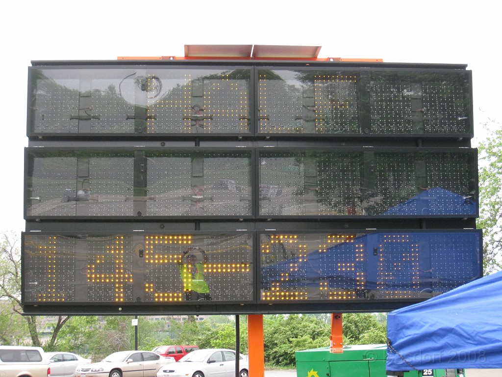 Flying Pig 2009 0410.jpg - One of the "corral" signs for lining up based on your expected pace.